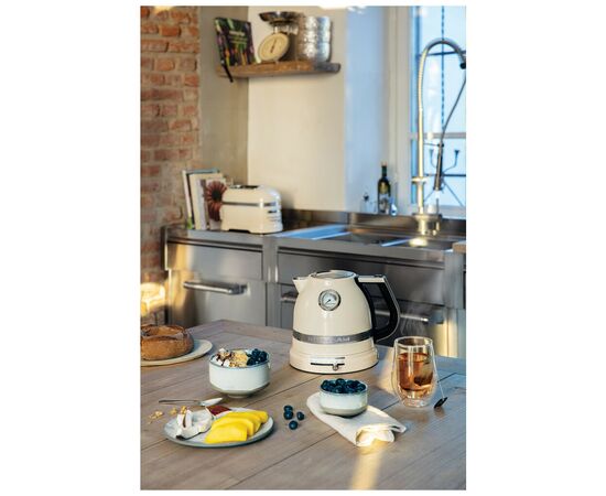 Электрочайник KitchenAid 5KEK1522EAC, изображение 11 Электрочайник KitchenAid 5KEK1522EAC, изображение 11