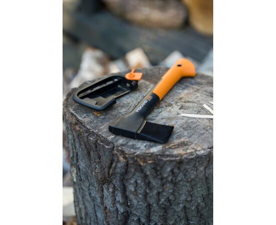 Топор Fiskars X7 35.4см, 640г (1015618), изображение 11 Топор Fiskars X7 35.4см, 640г (1015618), изображение 11