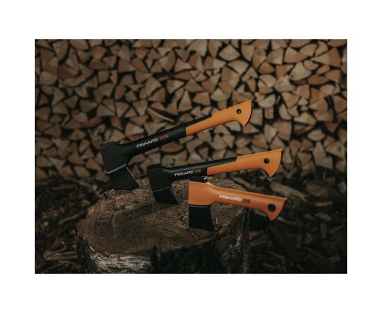 Топор Fiskars X7 35.4см, 640г (1015618), изображение 9 Топор Fiskars X7 35.4см, 640г (1015618), изображение 9