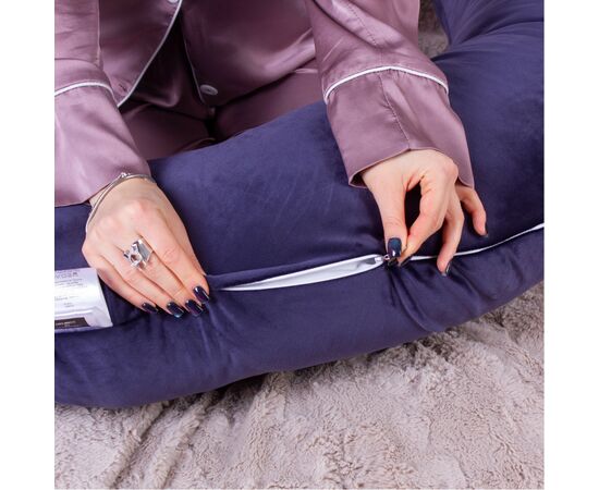 Подушка MirSon для беременных и кормления №8304 Velvet Line 28-0006 Navy blue Велюр 30х170х20 см (2200006200291), изображение 3 Подушка MirSon для беременных и кормления №8304 Velvet Line 28-0006 Navy blue Велюр 30х170х20 см (2200006200291), изображение 3