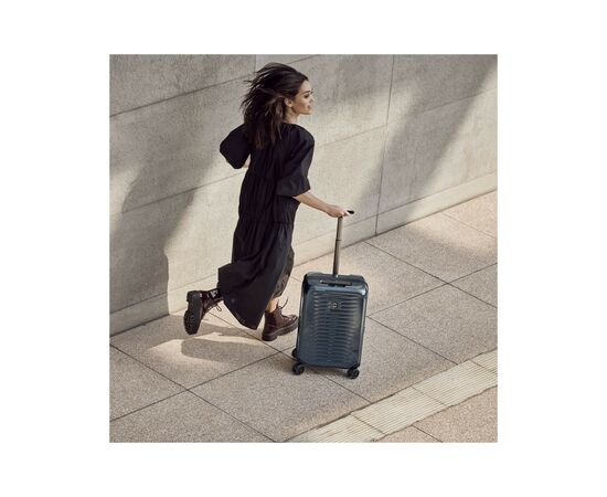 Чемодан Victorinox Travel Airox Dark Blue S Frequent Flyer (Vt610915), изображение 4 Чемодан Victorinox Travel Airox Dark Blue S Frequent Flyer (Vt610915), изображение 4