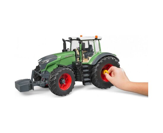 Спецтехника Bruder Трактор Fendt 1050 Vario с фигуркой и аксессуарами для ремонта (04041), изображение 9 Спецтехника Bruder Трактор Fendt 1050 Vario с фигуркой и аксессуарами для ремонта (04041), изображение 9