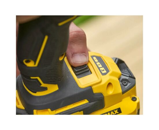 Гайковерт Stanley FatMax, 18V, 2x2Ah, 190Нм, 2900об/мин, 3800уд/мин (SFMCF820D2K), изображение 5 Гайковерт Stanley FatMax, 18V, 2x2Ah, 190Нм, 2900об/мин, 3800уд/мин (SFMCF820D2K), изображение 5