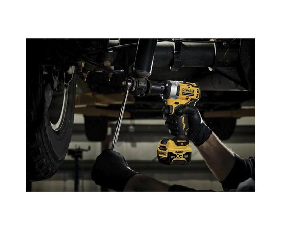 Гайковерт DeWALT 12V XR Li-lon, бесщеточный, 338 Нм, 2x5Ah, кейс TSTAK (DCF901P2), изображение 5 Гайковерт DeWALT 12V XR Li-lon, бесщеточный, 338 Нм, 2x5Ah, кейс TSTAK (DCF901P2), изображение 5