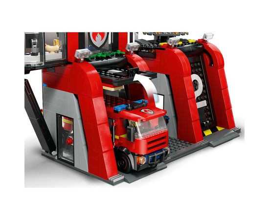 Конструктор LEGO City Пожарное депо с пожарной машиной 843 деталей (60414), изображение 5 Конструктор LEGO City Пожарное депо с пожарной машиной 843 деталей (60414), изображение 5