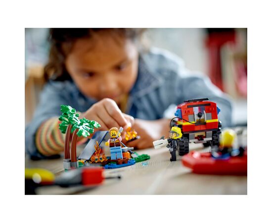 Конструктор LEGO City Пожежний позашляховик з рятувальним човном 301 деталей (60412), зображення 8 Конструктор LEGO City Пожежний позашляховик з рятувальним човном 301 деталей (60412), зображення 8