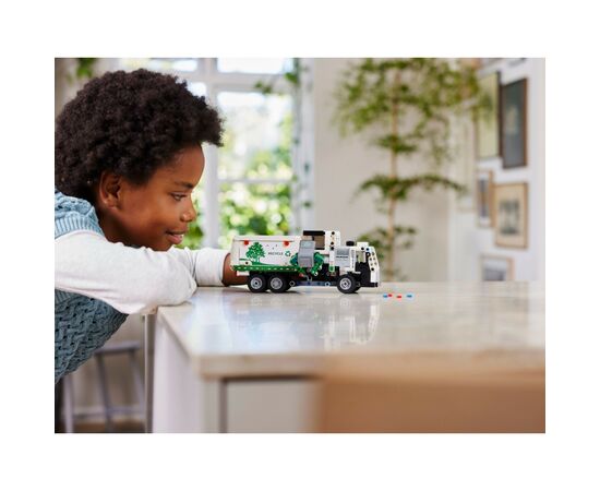 Конструктор LEGO Technic Мусоровоз Mack LR Electric 503 деталей (42167), изображение 8 Конструктор LEGO Technic Мусоровоз Mack LR Electric 503 деталей (42167), изображение 8