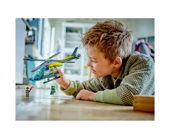 Конструктор LEGO City Гелікоптер аварійно-рятувальної служби 226 деталей (60405), зображення 8 Конструктор LEGO City Гелікоптер аварійно-рятувальної служби 226 деталей (60405), зображення 8
