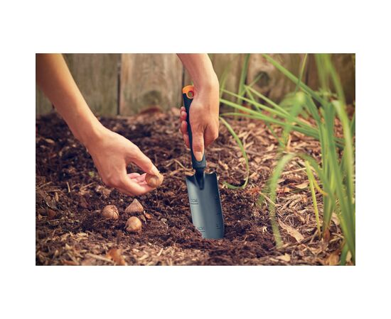 Лопата Fiskars для рассады Ergo (1027018), изображение 2 Лопата Fiskars для рассады Ergo (1027018), изображение 2