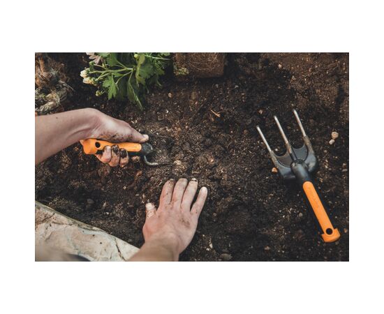 Лопата Fiskars для рассады Premium Planters (1000727), изображение 2 Лопата Fiskars для рассады Premium Planters (1000727), изображение 2