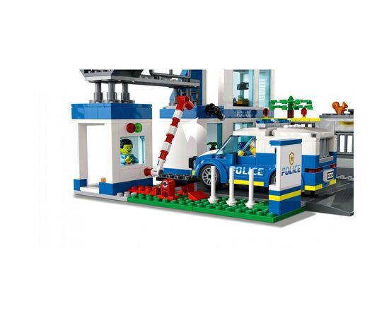 Конструктор LEGO City Полицейский участок 668 деталей (60316), изображение 5
