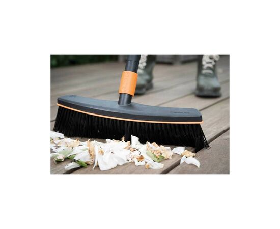 Щетка для уборки Fiskars садовая QuikFit (1001416), изображение 5 Щетка для уборки Fiskars садовая QuikFit (1001416), изображение 5