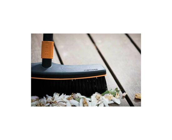 Щетка для уборки Fiskars садовая QuikFit (1001416), изображение 6 Щетка для уборки Fiskars садовая QuikFit (1001416), изображение 6