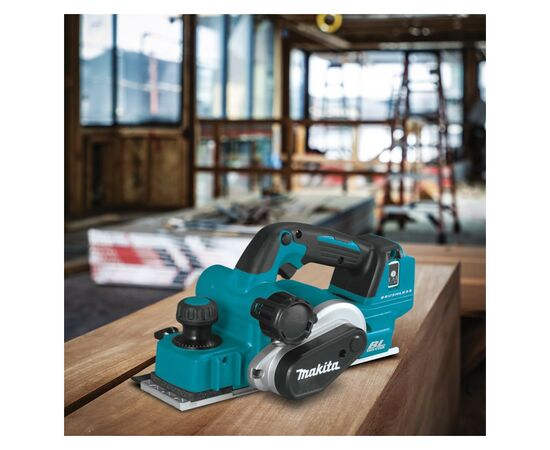 Электрорубанок Makita DKP181Z LXT, 18B, 82 мм (без АКБ и ЗУ) (DKP181Z), изображение 2 Электрорубанок Makita DKP181Z LXT, 18B, 82 мм (без АКБ и ЗУ) (DKP181Z), изображение 2