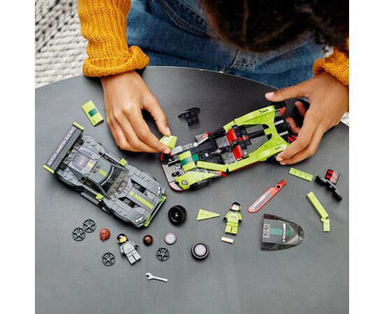 Конструктор LEGO Speed Champions Aston Martin Valkyrie AMR Pro і Aston Martin Vantage GT3 592 деталі (76910), зображення 4 Конструктор LEGO Speed Champions Aston Martin Valkyrie AMR Pro і Aston Martin Vantage GT3 592 деталі (76910), зображення 4