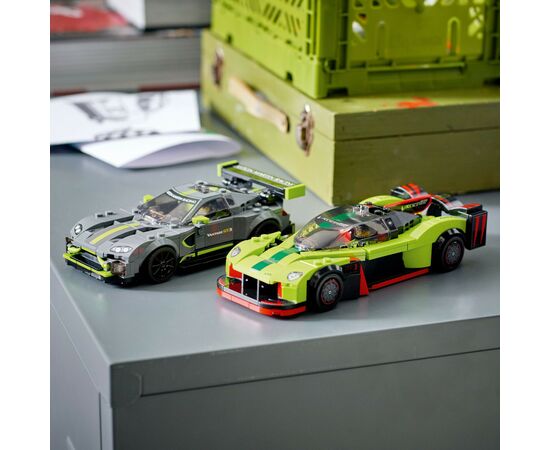 Конструктор LEGO Speed Champions Aston Martin Valkyrie AMR Pro і Aston Martin Vantage GT3 592 деталі (76910), зображення 5 Конструктор LEGO Speed Champions Aston Martin Valkyrie AMR Pro і Aston Martin Vantage GT3 592 деталі (76910), зображення 5