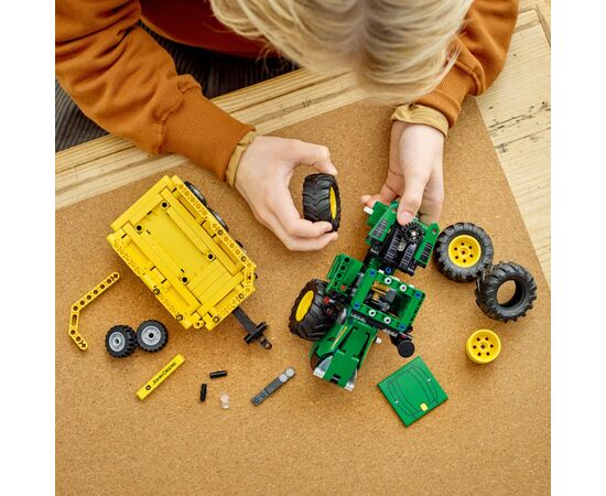 Конструктор LEGO Technic John Deere 9620R 4WD Tractor 390 деталей (42136), зображення 4 Конструктор LEGO Technic John Deere 9620R 4WD Tractor 390 деталей (42136), зображення 4