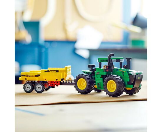 Конструктор LEGO Technic John Deere 9620R 4WD Tractor 390 деталей (42136), зображення 5 Конструктор LEGO Technic John Deere 9620R 4WD Tractor 390 деталей (42136), зображення 5
