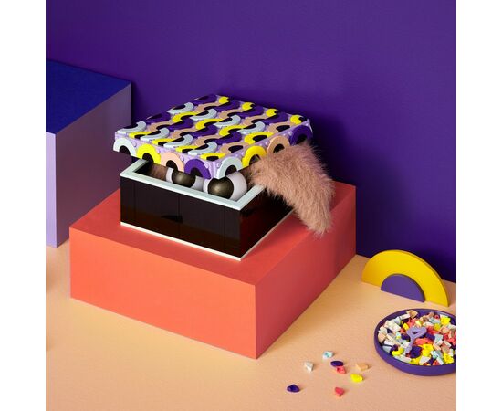 Конструктор LEGO DOTS Большая коробка 479 деталей (41960), изображение 4 Конструктор LEGO DOTS Большая коробка 479 деталей (41960), изображение 4