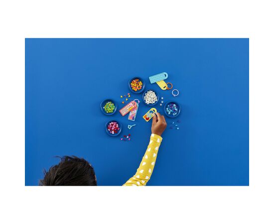 Конструктор LEGO DOTS Великий набір бирок для сумок: написи 228 деталей (41949), зображення 6 Конструктор LEGO DOTS Великий набір бирок для сумок: написи 228 деталей (41949), зображення 6