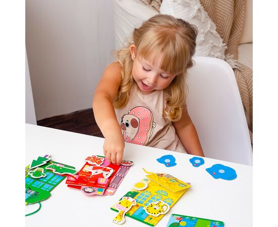 Розвиваюча іграшка Vladi Toys Гра-шнурівка Fisher Price Кольорові будиночки (укр) (VT5303-26), зображення 5 Розвиваюча іграшка Vladi Toys Гра-шнурівка Fisher Price Кольорові будиночки (укр) (VT5303-26), зображення 5