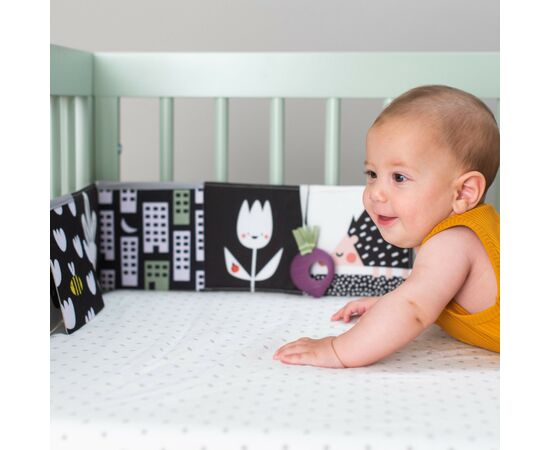 Развивающая игрушка Taf Toys книжка-раскладушка коллекции Садочек в городе – Зайчики (13065), изображение 5 Развивающая игрушка Taf Toys книжка-раскладушка коллекции Садочек в городе – Зайчики (13065), изображение 5