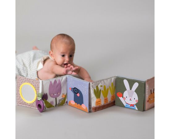 Развивающая игрушка Taf Toys книжка-раскладушка коллекции Садочек в городе – Зайчики (13065), изображение 7 Развивающая игрушка Taf Toys книжка-раскладушка коллекции Садочек в городе – Зайчики (13065), изображение 7