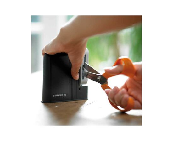 Точилка для ножей Fiskars Functional Form (1000812), изображение 2 Точилка для ножей Fiskars Functional Form (1000812), изображение 2