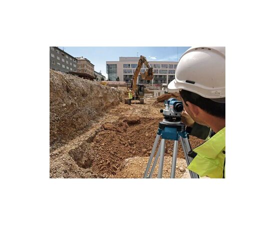 Оптичний нівелір Bosch GOL 20 D + BT 160 + GR 500 (0.601.068.402), зображення 6 Оптичний нівелір Bosch GOL 20 D + BT 160 + GR 500 (0.601.068.402), зображення 6