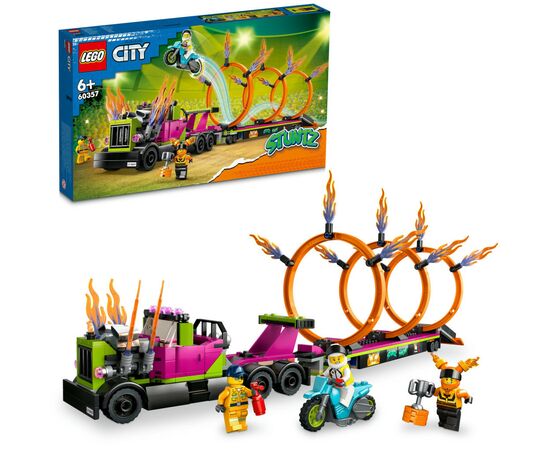 Конструктор LEGO City Stuntz Завдання із каскадерською вантажівкою та вогняним колом 479 деталей (60357), зображення 6 Конструктор LEGO City Stuntz Завдання із каскадерською вантажівкою та вогняним колом 479 деталей (60357), зображення 6