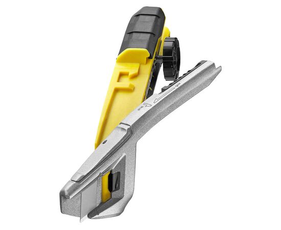 Нож монтажный Stanley FatMax Integrated Snap Knife, сегментное лезвие 18мм, L=165мм. (FMHT10592-0), изображение 4 Нож монтажный Stanley FatMax Integrated Snap Knife, сегментное лезвие 18мм, L=165мм. (FMHT10592-0), изображение 4