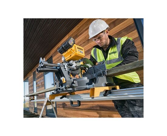 Торцовочная пила DeWALT 54В XR FLEXVOLT Li-Ion, диск 305х30 мм, XPS, 25.5 кг, 2x6Ah, БП (DHS780T2A), изображение 7 Торцовочная пила DeWALT 54В XR FLEXVOLT Li-Ion, диск 305х30 мм, XPS, 25.5 кг, 2x6Ah, БП (DHS780T2A), изображение 7