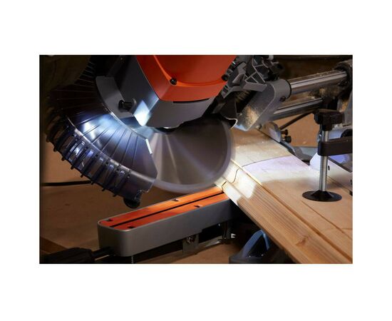 Торцовочная пила Black&Decker 1600 Вт, диск 216х30 мм, 4800 об/мин, XPS, вес 12 кг (BES700), изображение 5 Торцовочная пила Black&Decker 1600 Вт, диск 216х30 мм, 4800 об/мин, XPS, вес 12 кг (BES700), изображение 5