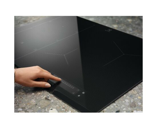 Варочная поверхность Electrolux EIS84486, изображение 4 Варочная поверхность Electrolux EIS84486, изображение 4