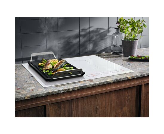 Варочная поверхность Electrolux EIS62449W, изображение 3