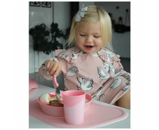 Набір дитячого посуду Twistshake Pastel Pink килимок з тарілкою (78129), зображення 2 Набір дитячого посуду Twistshake Pastel Pink килимок з тарілкою (78129), зображення 2