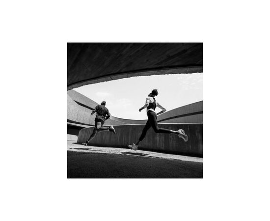 Смарт-годинник Apple Watch Ultra 2 GPS + Cellular, 49mm Titanium Case with Orange Ocean Band (MREH3UL/A), зображення 4 Смарт-годинник Apple Watch Ultra 2 GPS + Cellular, 49mm Titanium Case with Orange Ocean Band (MREH3UL/A), зображення 4