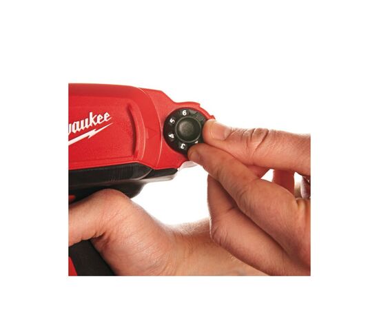 Пистолет для герметика Milwaukee аккумуляторный M12 PCG/600A-201B (4933441670), изображение 2 Пистолет для герметика Milwaukee аккумуляторный M12 PCG/600A-201B (4933441670), изображение 2