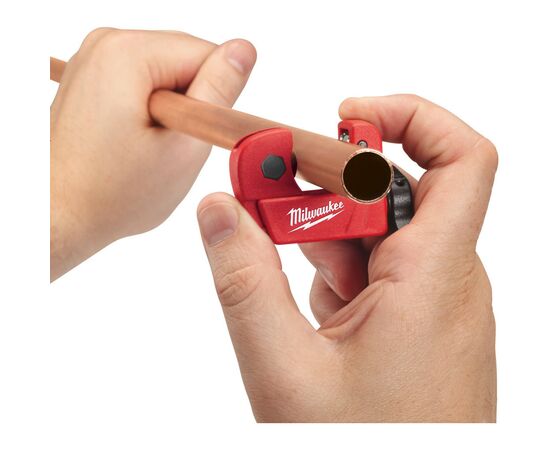Труборез Milwaukee для медных труб 3-15мм (48229250), изображение 2 Труборез Milwaukee для медных труб 3-15мм (48229250), изображение 2