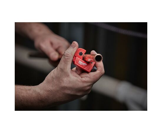 Труборез Milwaukee для медных труб 3-15мм (48229250), изображение 3 Труборез Milwaukee для медных труб 3-15мм (48229250), изображение 3