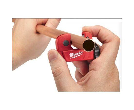 Труборез Milwaukee для медных труб 3-22мм (48229258), изображение 7 Труборез Milwaukee для медных труб 3-22мм (48229258), изображение 7
