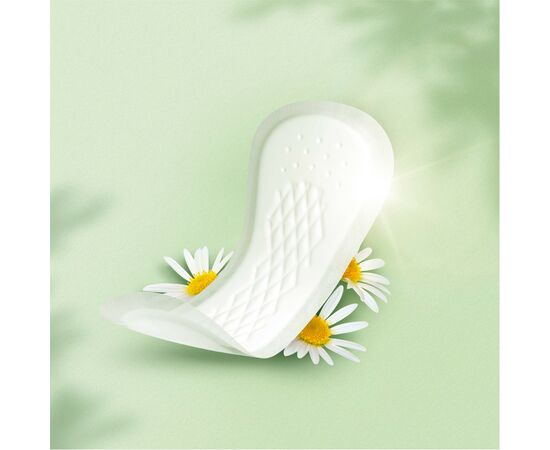 Ежедневные прокладки Naturella Camomile Normal Deo 100шт (8001090603807), изображение 3 Ежедневные прокладки Naturella Camomile Normal Deo 100шт (8001090603807), изображение 3