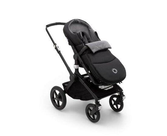 Чехол для ног Bugaboo Footmuff, midnight black (2306010067), изображение 3 Чехол для ног Bugaboo Footmuff, midnight black (2306010067), изображение 3