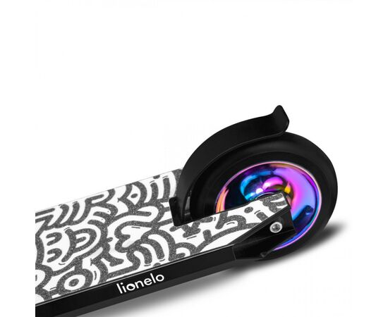 Самокат Lionelo Whizz Neo Black Carbon (LO-WHIZZ NEO BLACK CARBON), изображение 10 Самокат Lionelo Whizz Neo Black Carbon (LO-WHIZZ NEO BLACK CARBON), изображение 10