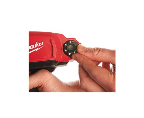 Пистолет для герметика Milwaukee M12 PCG/310C-201B, 2Ah (4933441655), изображение 2 Пистолет для герметика Milwaukee M12 PCG/310C-201B, 2Ah (4933441655), изображение 2