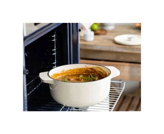 Кастрюля KitchenAid чавунна з кришкою 3,3 л Мигдалевий крем (CC006056-001), изображение 7 Кастрюля KitchenAid чавунна з кришкою 3,3 л Мигдалевий крем (CC006056-001), изображение 7