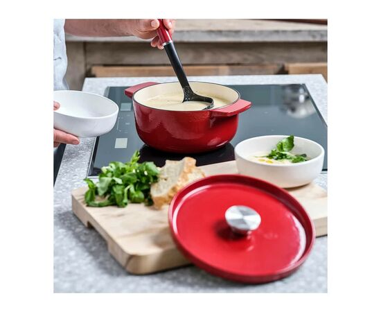 Кастрюля KitchenAid чавунна з кришкою 3,3 л Червона (CC006057-001), изображение 5 Кастрюля KitchenAid чавунна з кришкою 3,3 л Червона (CC006057-001), изображение 5