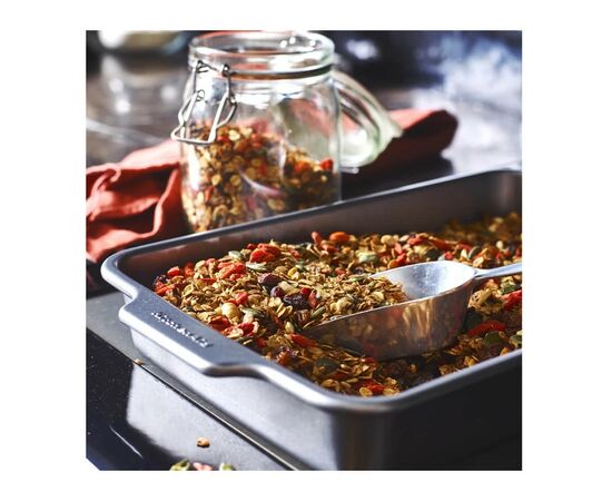 Форма для выпечки KitchenAid 33 х 22 х 5,5 см (CC003299-001), изображение 5 Форма для выпечки KitchenAid 33 х 22 х 5,5 см (CC003299-001), изображение 5