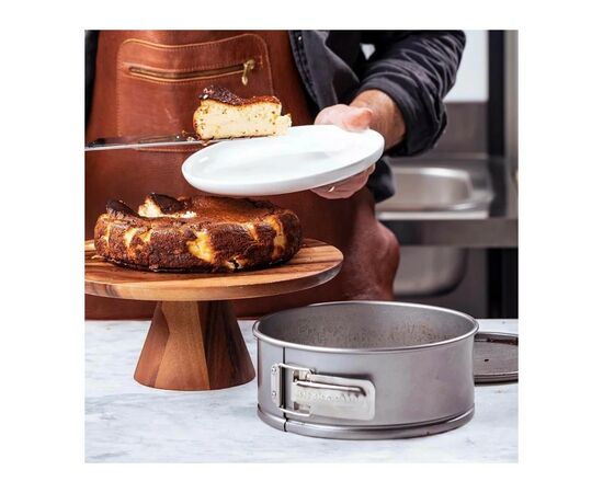 Форма для выпечки KitchenAid роз'ємна 20 см (CC006069-001), изображение 6 Форма для выпечки KitchenAid роз'ємна 20 см (CC006069-001), изображение 6