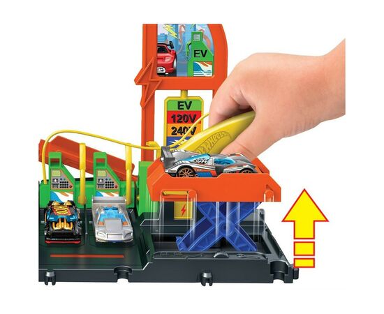 Автотрек Hot Wheels Заправочная станция для суперзарядки (HTN79), изображение 4 Автотрек Hot Wheels Заправочная станция для суперзарядки (HTN79), изображение 4